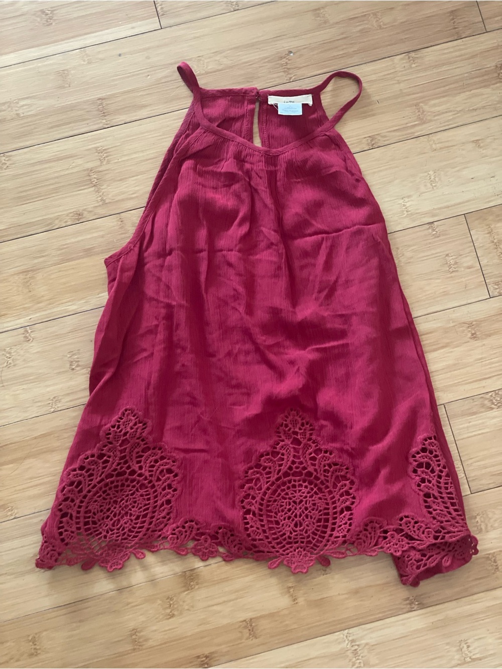 Sleeveless Burgundy Crochet Hem Tank